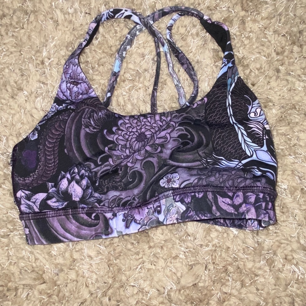 Lululemon sports bra